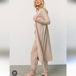 Olive & Oak Beige 2 Piece  Lounge  Set Sz M NWT